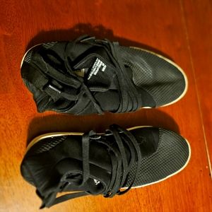 Steve Madden Lancer Black & White Pull on Knit Mesh Sneaker